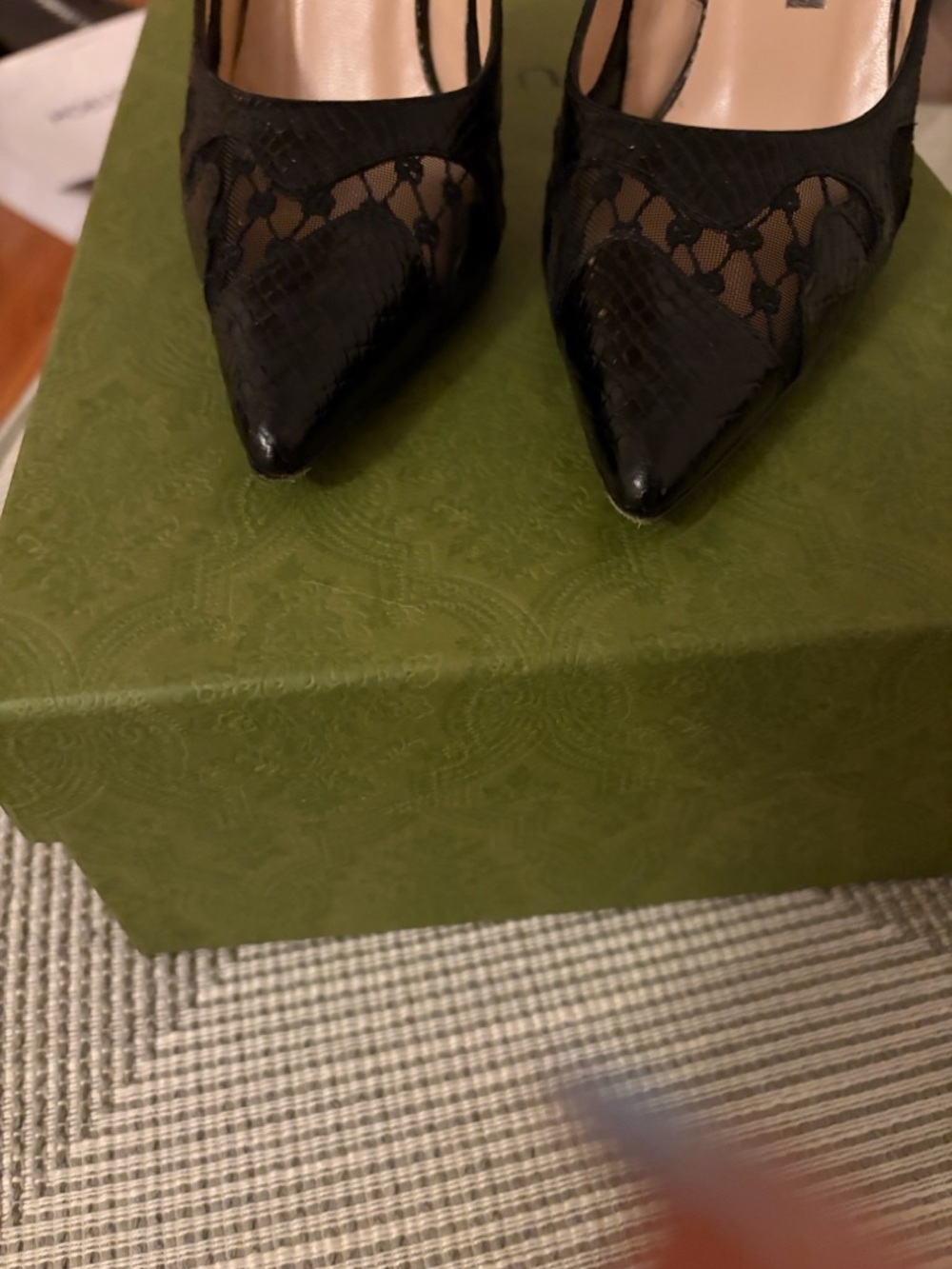 Gucci Black Python Pointed Toe Lace/Mesh GG logo and Leather Pumps - Picture 6 of 10